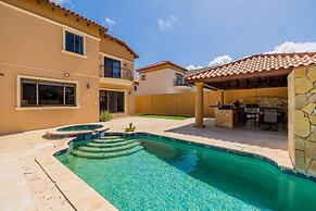 Gold Coast 4br4 5BA Villa w Privatepool Gym