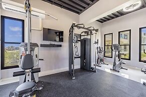 Modern NEW 2br2ba Condo w Pool Resort Amenities