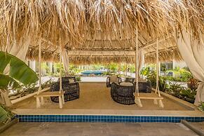 Modern NEW 2br2ba Condo w Pool Resort Amenities