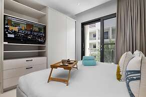 Modern NEW 2br2ba Condo w Pool Resort Amenities