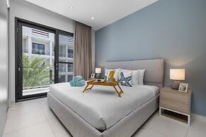 Modern NEW 2br2ba Condo w Pool Resort Amenities