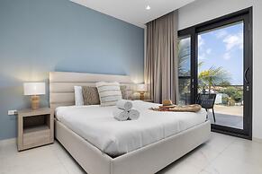 Modern NEW 2br2ba Condo w Pool Resort Amenities