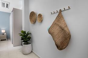 Modern NEW 2br2ba Condo w Pool Resort Amenities