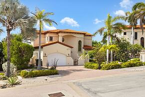 Exclusive Golf Villa Close 2 Beach Private Pool