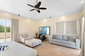 Exclusive Golf Villa Close 2 Beach Private Pool