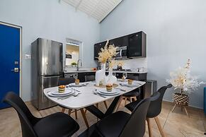 Tranquil 2br2ba Close to the Beach Shared Pool