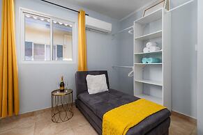 Tranquil 2br2ba Close to the Beach Shared Pool