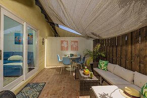 Tranquil 2br2ba Close to the Beach Shared Pool