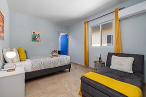 Tranquil 2br2ba Close to the Beach Shared Pool