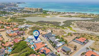 Modern Spacious 4br3ba w Pool Close to Beach