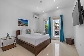 Modern Spacious 4br3ba w Pool Close to Beach