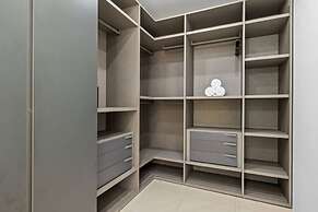 Modern Spacious 4br3ba w Pool Close to Beach