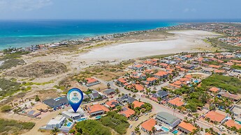 Modern Spacious 4br3ba w Pool Close to Beach