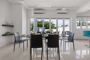 Modern Spacious 4br3ba w Pool Close to Beach