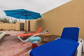 Rooi Santo Studio w King Size Bed Pool