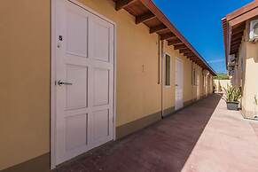 Rooi Santo Studio w King Size Bed Pool