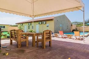 Rooi Santo Studio w King Size Bed Pool