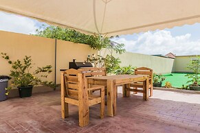 Rooi Santo Studio w King Size Bed Pool