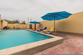 Rooi Santo Studio w King Size Bed Pool