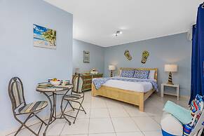 Spacious 7BR 6BA Villa 2 Pools Walktobeach