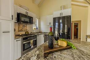 Spacious 7BR 6BA Villa 2 Pools Walktobeach