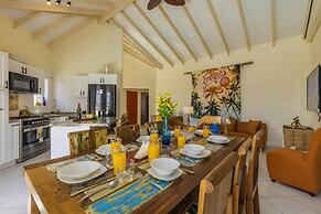 Spacious 7BR 6BA Villa 2 Pools Walktobeach