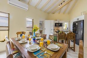 Spacious 7BR 6BA Villa 2 Pools Walktobeach