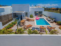 Newly Built Private Pool 3BR Parking Wi-fi