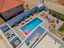 Newly Built Private Pool 3BR Parking Wi-fi