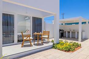 Newly Built Private Pool 3BR Parking Wi-fi