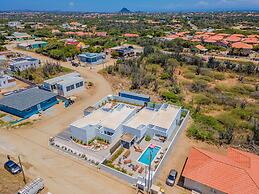 Newly Built Private Pool 3BR Parking Wi-fi