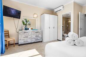 Townhome Goldcoast GYM Pools 24 7 Security