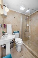 Townhome Goldcoast GYM Pools 24 7 Security