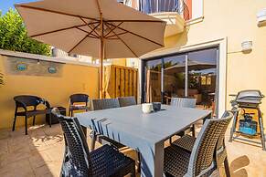 Townhome Goldcoast GYM Pools 24 7 Security