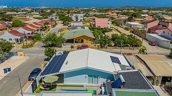 NEW Modern 3BR 3BA Private Pool Centrallylocated