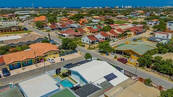 NEW Modern 3BR 3BA Private Pool Centrallylocated