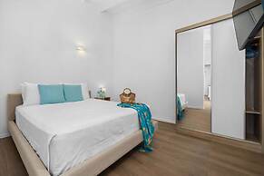 NEW Modern 3BR 3BA Private Pool Centrallylocated