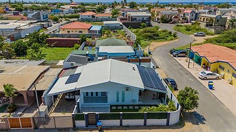 NEW Modern 3BR 3BA Private Pool Centrallylocated