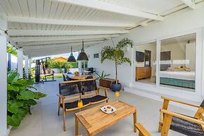 NEW Modern 3BR 3BA Private Pool Centrallylocated