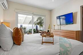 NEW Modern 3BR 3BA Private Pool Centrallylocated