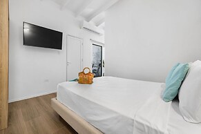 NEW Modern 3BR 3BA Private Pool Centrallylocated