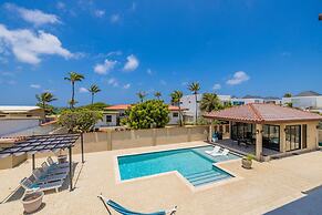 NEW Walk 2 Beach - 5BR Bonusroom w Pool Office