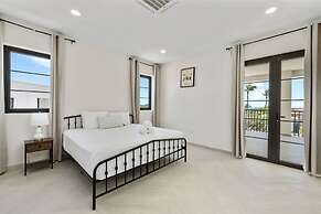 NEW Walk 2 Beach - 5BR Bonusroom w Pool Office