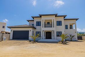 NEW Walk 2 Beach - 5BR Bonusroom w Pool Office