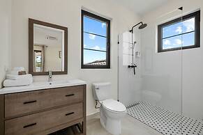 NEW Walk 2 Beach - 5BR Bonusroom w Pool Office