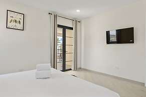 NEW Walk 2 Beach - 5BR Bonusroom w Pool Office