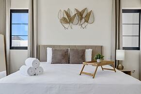 NEW Walk 2 Beach - 5BR Bonusroom w Pool Office