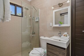 NEW Walk 2 Beach - 5BR Bonusroom w Pool Office