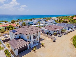 NEW Walk 2 Beach - 5BR Bonusroom w Pool Office