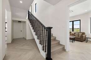 NEW Walk 2 Beach - 5BR Bonusroom w Pool Office